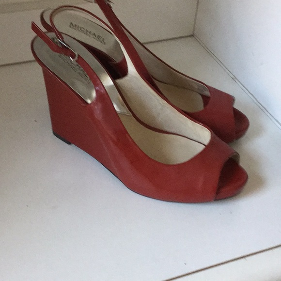 Michael Kors red patent leather wedges - Picture 2 of 3